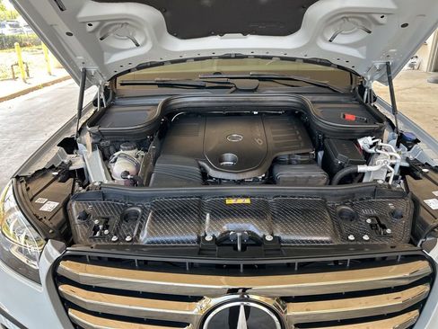 Used 2025 Mercedes-Benz GLS 450 4MATIC w/ AMG Line Exterior image 10