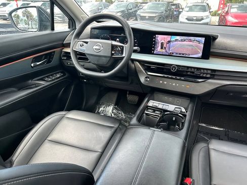 Certified 2025 Nissan Murano SL AWD/4WD image 11