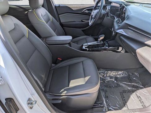 Used 2025 Chevrolet Trax ACTIV w/ Driver Confidence Package image 19