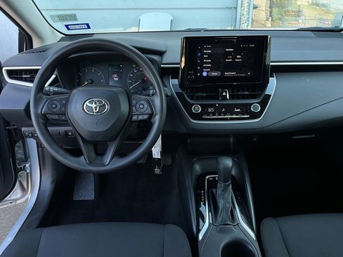 Used 2025 Toyota Corolla LE image 13