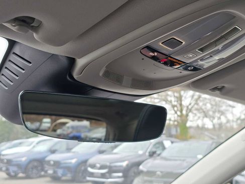 Certified 2023 Volvo XC60 B5 Ultimate w/ Climate Package image 27