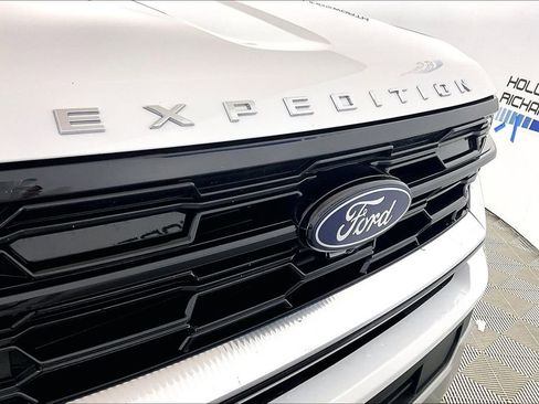 Used 2025 Ford Expedition Platinum AWD/4WD image 24