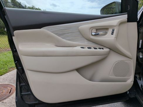 Used 2018 Nissan Murano Platinum w/ Cargo Package FWD image 30