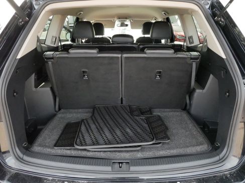 Certified 2024 Volkswagen Atlas SE image 18