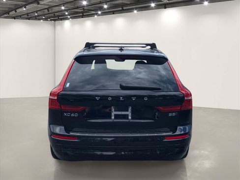 Used 2022 Volvo XC60 B5 Momentum AWD/4WD image 6