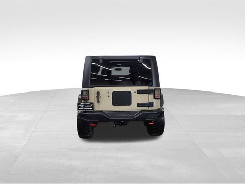 Used 2017 Jeep Wrangler Rubicon AWD/4WD image 7