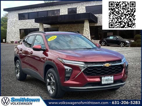 Used 2024 Chevrolet Trax LT w/ Driver Confidence Package FWD image 1