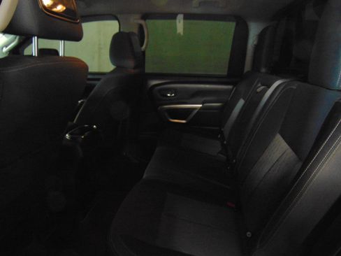 Used 2021 Nissan Titan SV w/ SV Convenience Package AWD/4WD image 10