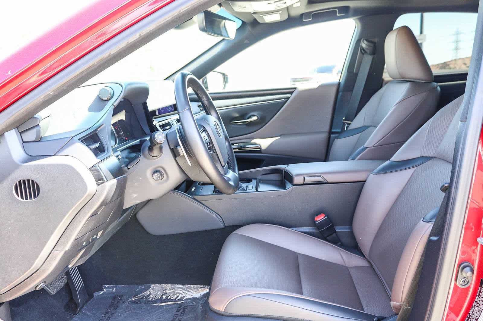 Used 2025 Lexus ES 300h w/ Premium Package FWD image 19