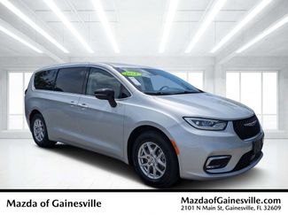 Used 2024 Chrysler Pacifica Touring-L FWD video 1
