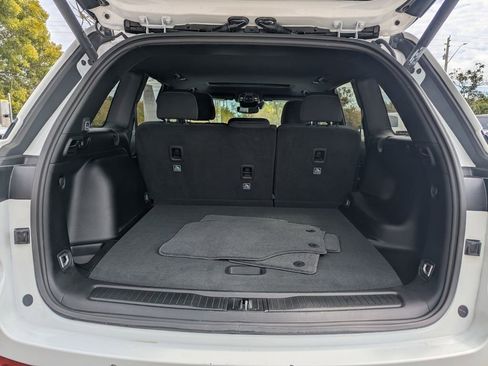 Used 2024 Jeep Grand Cherokee Laredo X w/ Luxury Tech Group I image 15