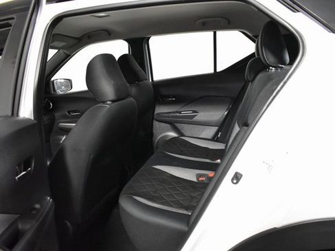 Used 2020 Nissan Kicks SV image 26