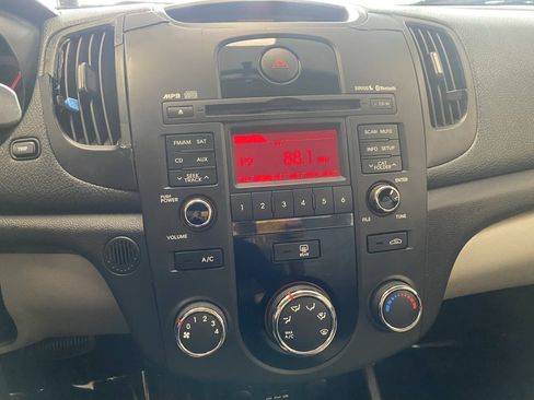 Used 2010 Kia Forte EX FWD image 16