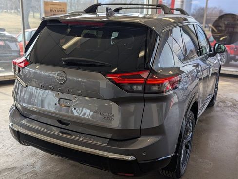 New 2026 Nissan Rogue Platinum image 9