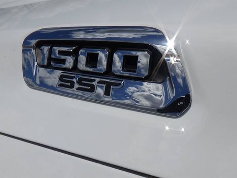 Certified 2025 RAM 1500 Big Horn AWD/4WD image 16