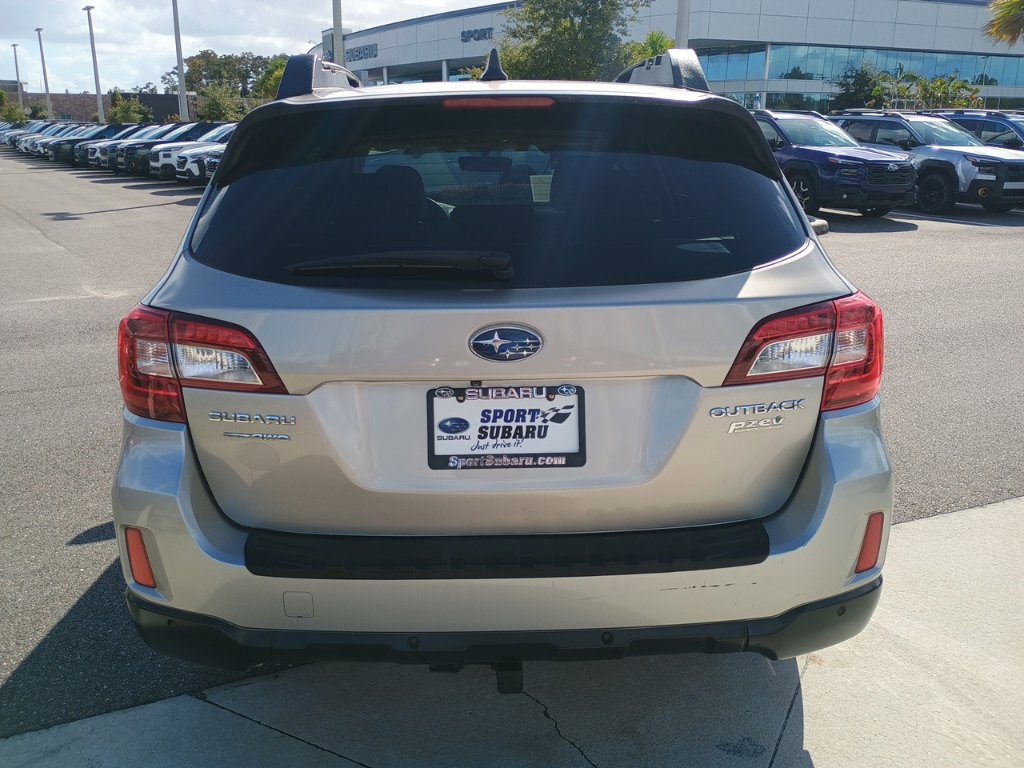 Used 2017 Subaru Outback 2.5i Limited AWD/4WD image 6