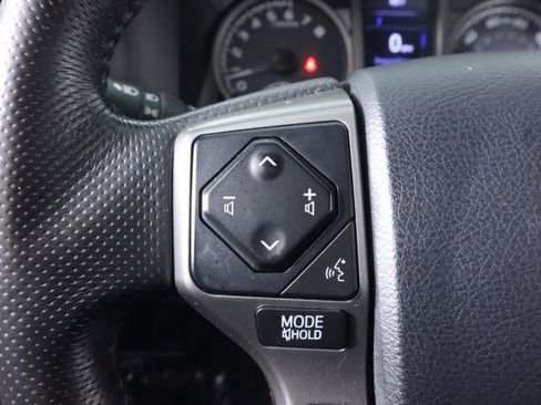 Used 2016 Toyota Tacoma SR5 w/ SR5 Appearance Package (SN) image 12