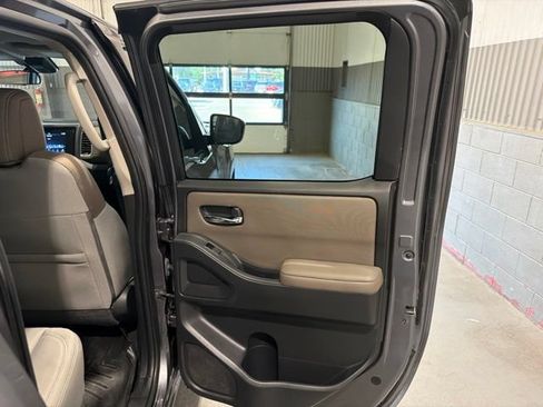 Certified 2022 Nissan Frontier SV AWD/4WD image 12