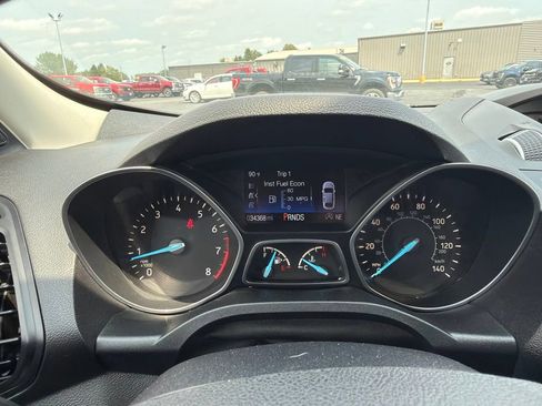 Certified 2017 Ford Escape SE FWD image 16