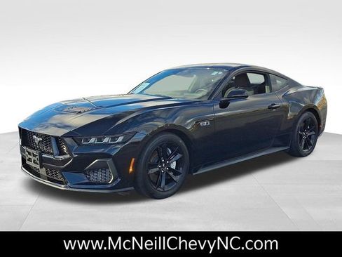 Used 2025 Ford Mustang GT image 3