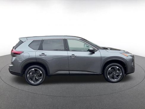 Used 2025 Nissan Rogue SV image 16