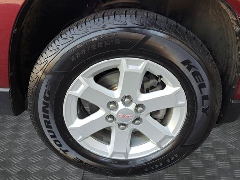 Used 2015 GMC Acadia SLE FWD image 17