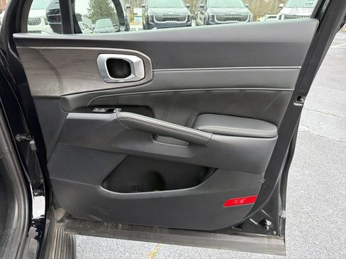 Used 2025 Kia Sorento SX image 14