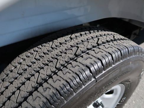 Used 2025 Chevrolet Express 3500 LS RWD image 13