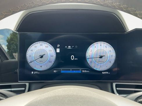 Used 2025 Hyundai Elantra SEL FWD image 23