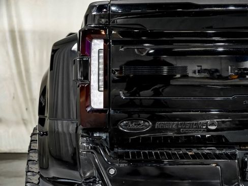 Used 2024 Ford F350 Limited w/ FX4 Off-Road Package AWD/4WD image 44