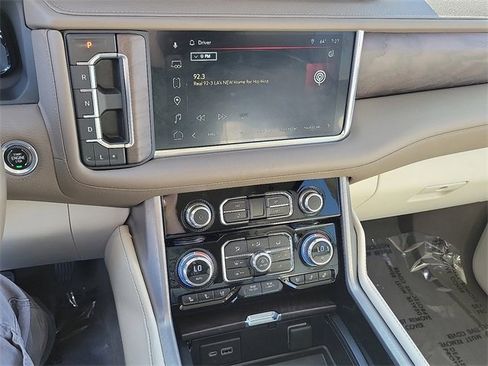 Used 2023 GMC Yukon Denali image 11