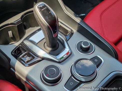 New 2025 Alfa Romeo Giulia AWD w/ Veloce Package AWD image 17