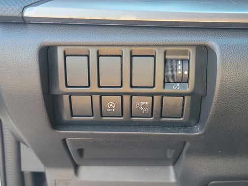 Used 2020 Subaru Forester Premium image 27