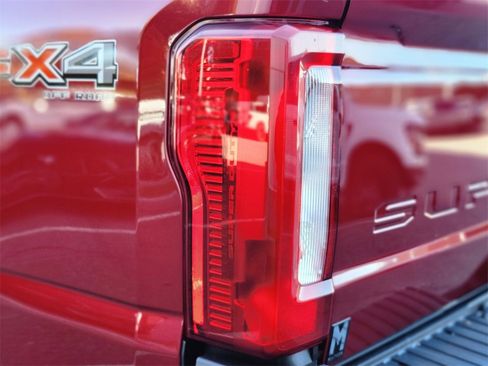 Used 2024 Ford F250 XLT image 8