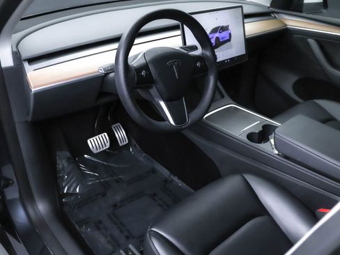 Used 2022 Tesla Model Y Performance image 4