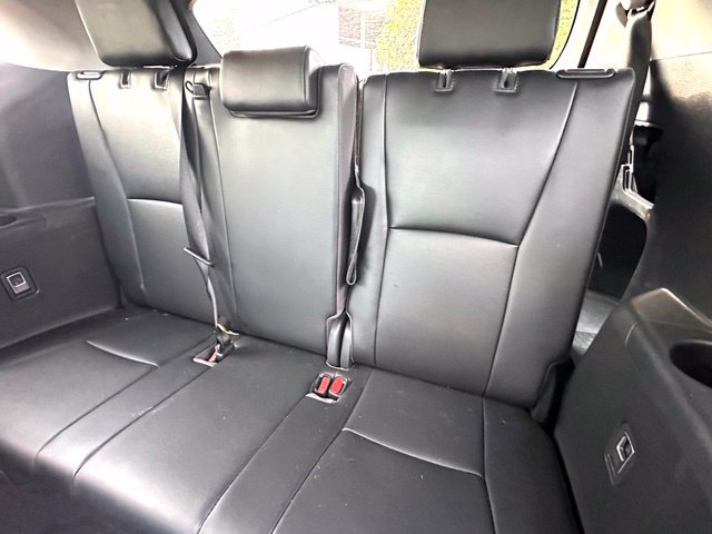 Used 2021 Toyota Highlander XLE FWD image 24