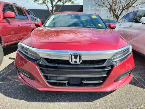 Used 2020 Honda Accord Touring image 2