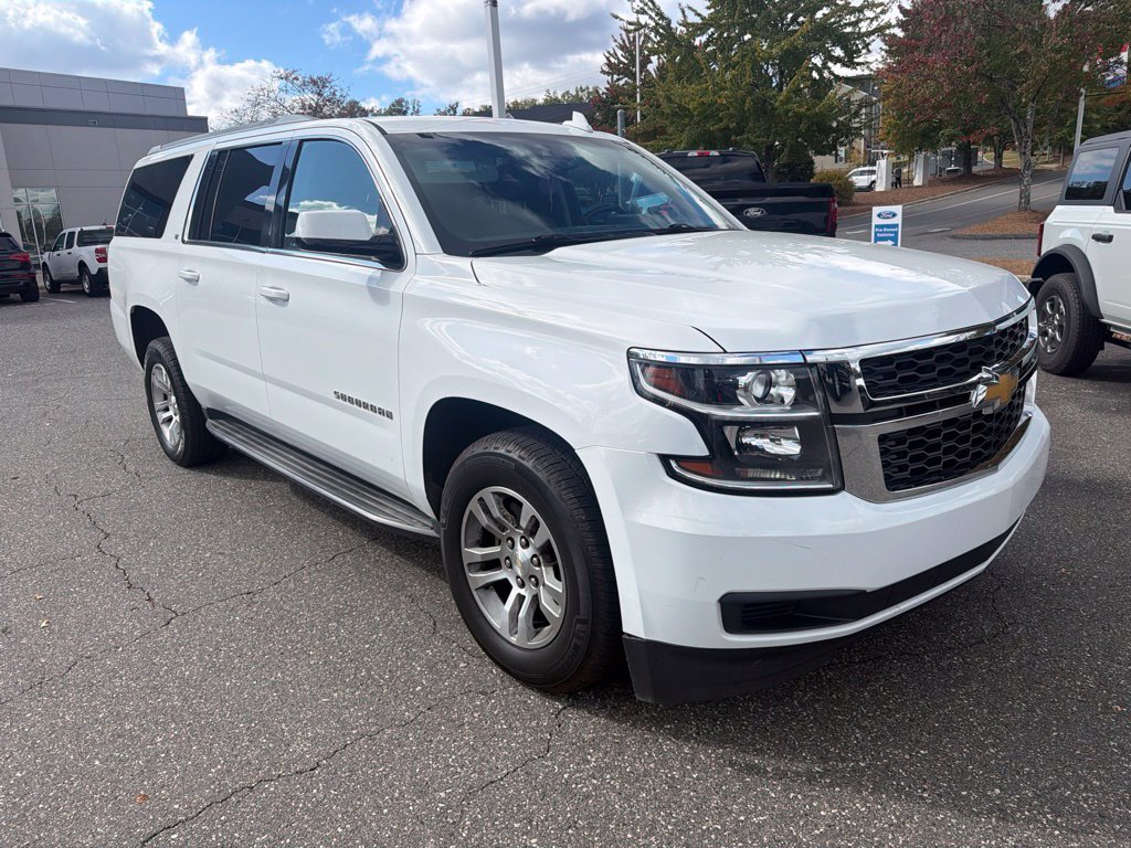 Used 2017 Chevrolet Suburban LT RWD image 2