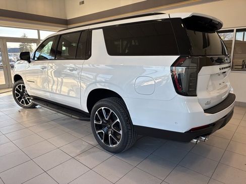 New 2026 Chevrolet Suburban RST image 4