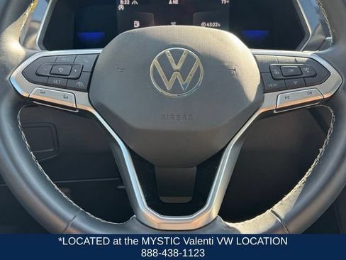 Certified 2022 Volkswagen Tiguan SE w/ Panoramic Sunroof Package AWD/4WD image 42