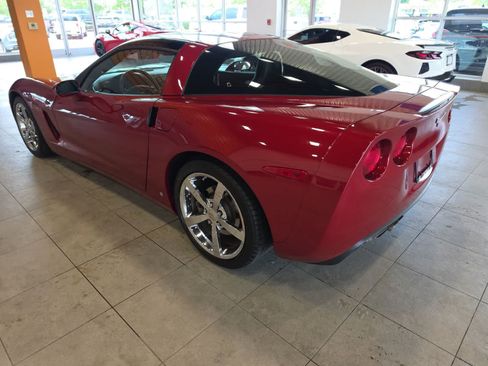 Used 2010 Chevrolet Corvette Coupe w/ Preferred Equipment Group RWD image 10