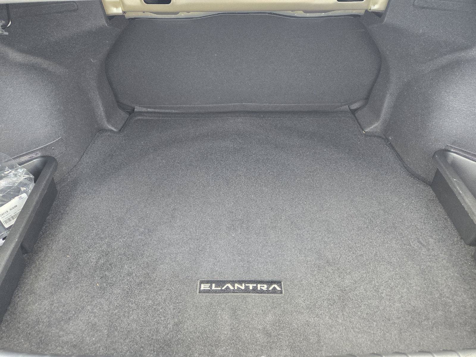 Used 2026 Hyundai Elantra SE w/ Cargo Package FWD image 30