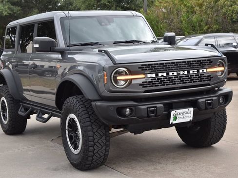 Used 2023 Ford Bronco Badlands AWD/4WD image 4