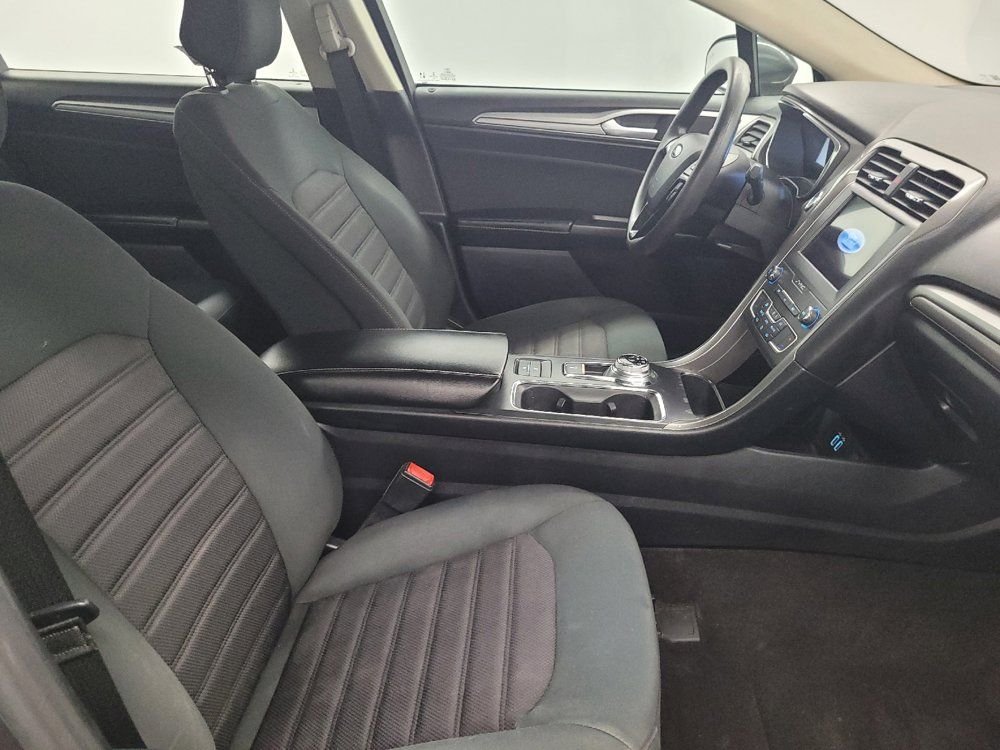 Used 2020 Ford Fusion SE FWD image 21