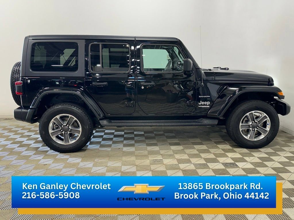 Used 2022 Jeep Wrangler Unlimited Sahara w/ LED Lighting Group AWD/4WD image 4