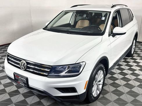 Used 2018 Volkswagen Tiguan SE AWD/4WD image 3