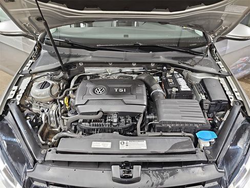 Used 2015 Volkswagen Golf S image 30