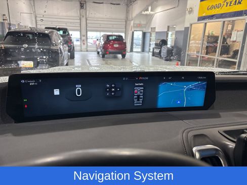 Used 2025 Ford Expedition Platinum AWD/4WD image 30