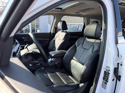Used 2024 Kia Telluride EX AWD/4WD image 17