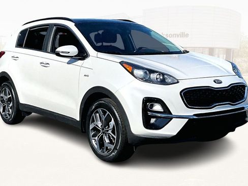 Used 2022 Kia Sportage EX image 3